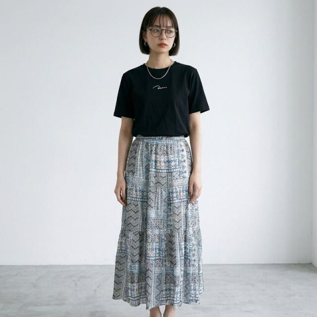 総柄ティアードスカート