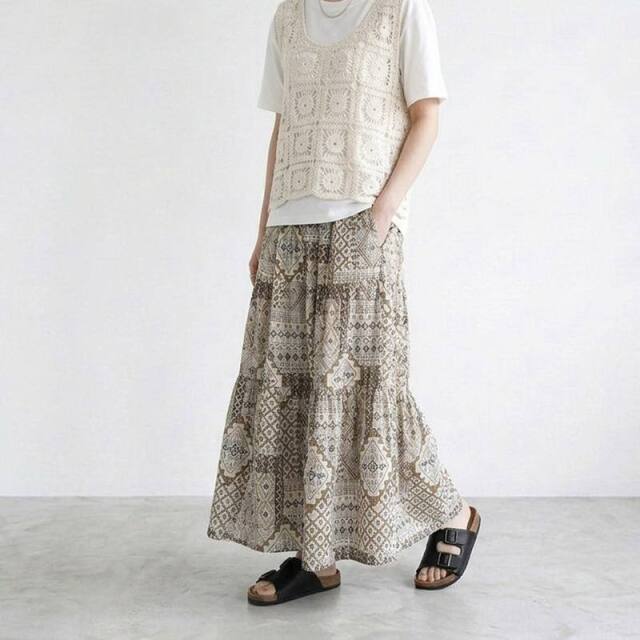 総柄ティアードスカート