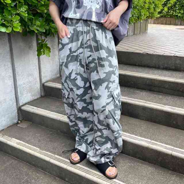 迷彩カーゴパンツ