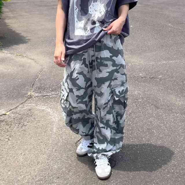 迷彩カーゴパンツ