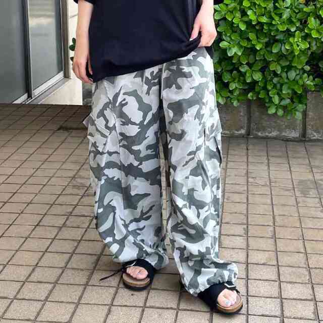 迷彩カーゴパンツ