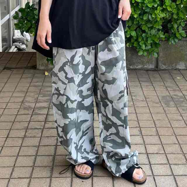 迷彩カーゴパンツ