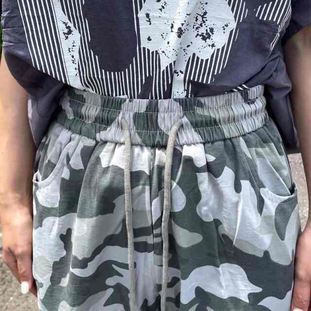 迷彩カーゴパンツ
