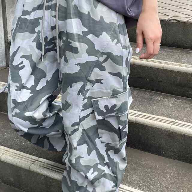 迷彩カーゴパンツ