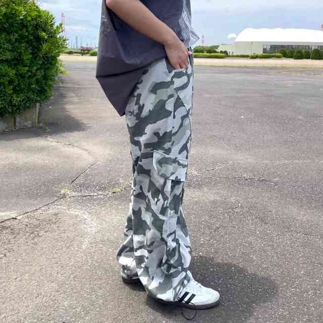 迷彩カーゴパンツ