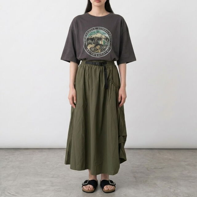 ナイロン風ベルトスカート