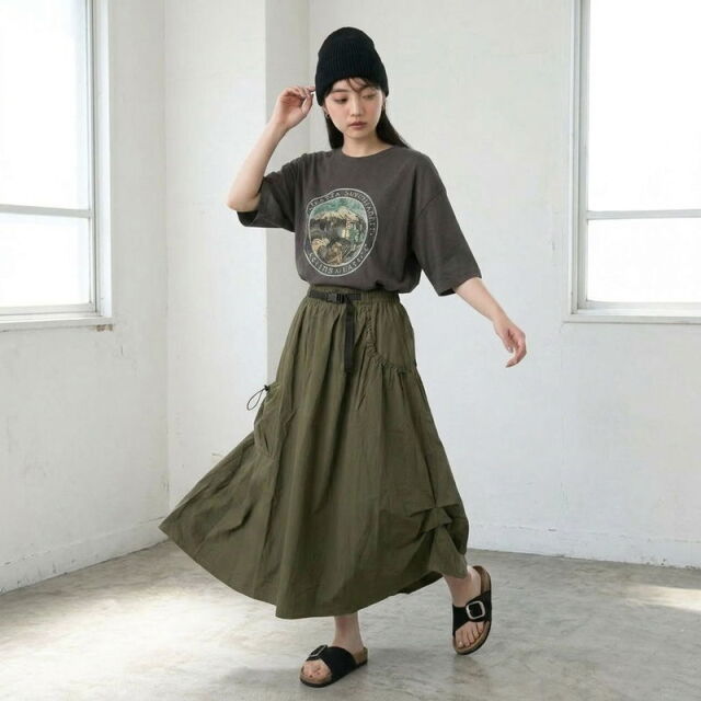 ナイロン風ベルトスカート