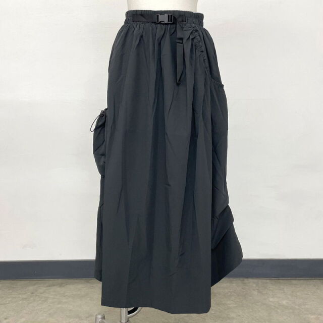 ナイロン風ベルトスカート