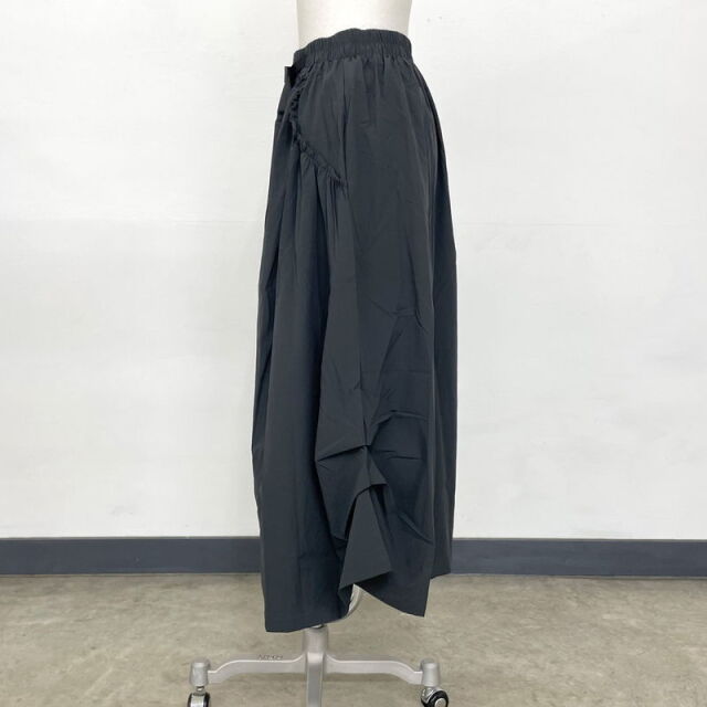 ナイロン風ベルトスカート