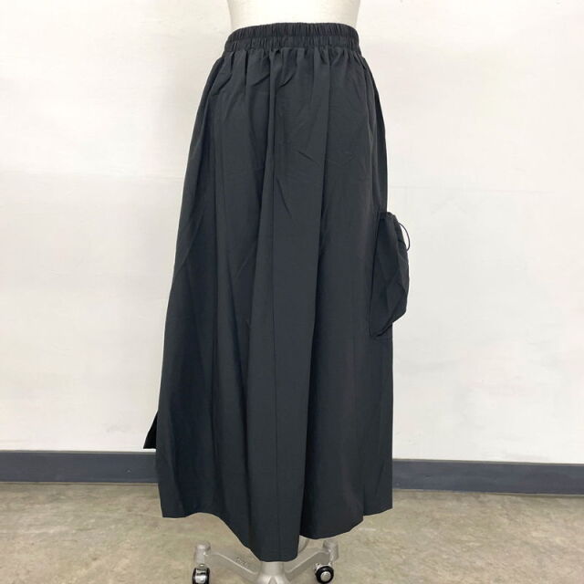 ナイロン風ベルトスカート