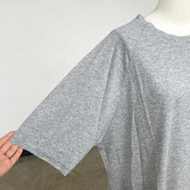 カットオフ袖ロゴプルオーバー