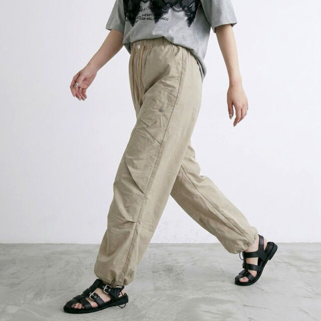 ナイロン風カーゴパンツ