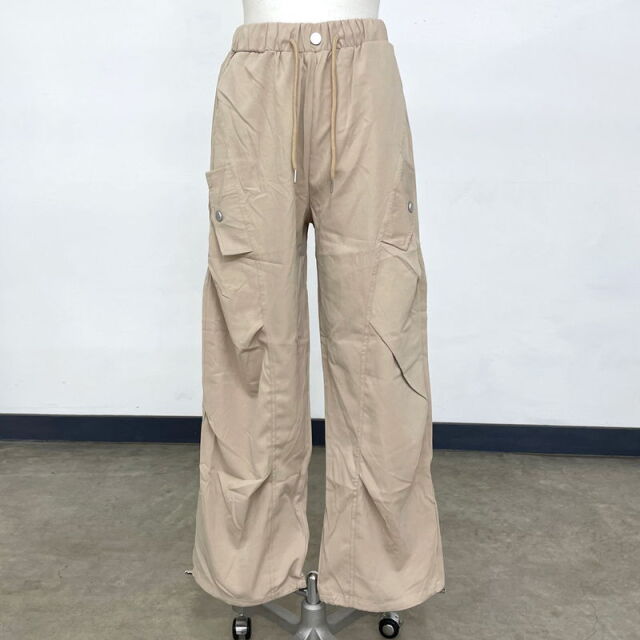ナイロン風カーゴパンツ