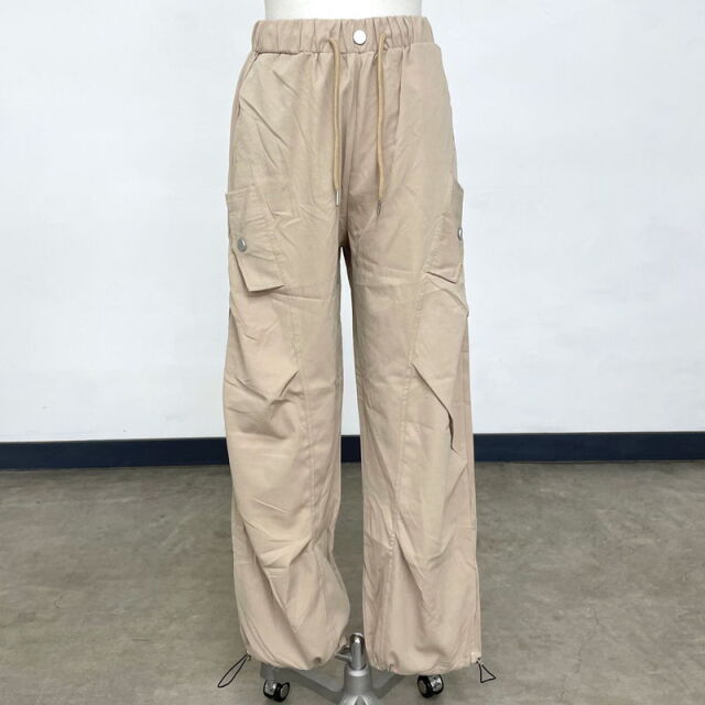 ナイロン風カーゴパンツ