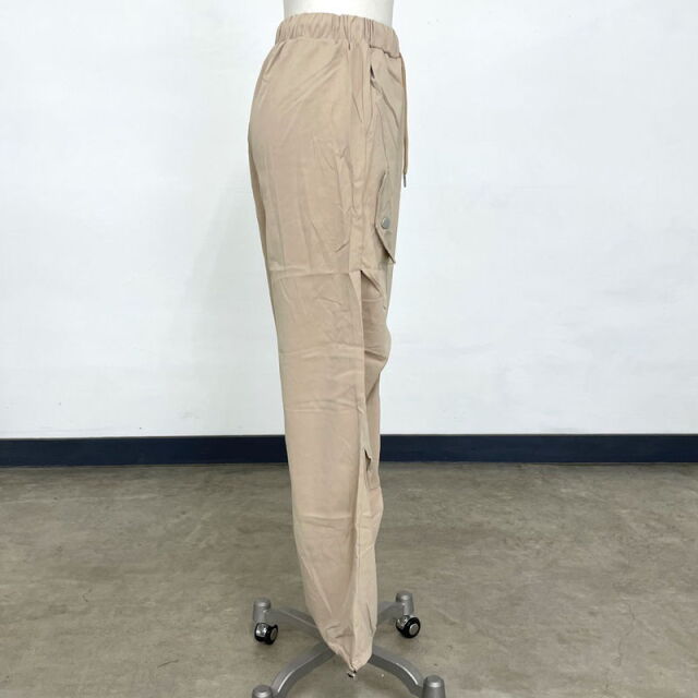 ナイロン風カーゴパンツ