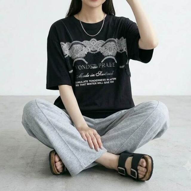 レースキャミレイヤード風ロゴTシャツ