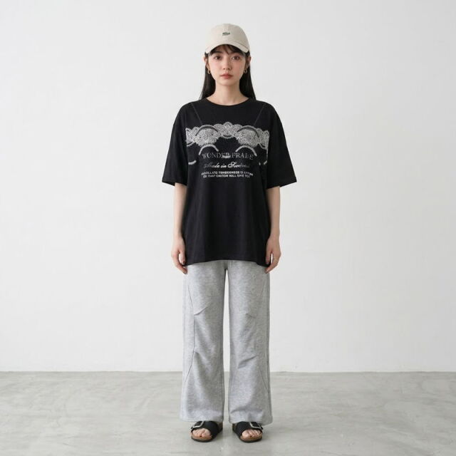 レースキャミレイヤード風ロゴTシャツ
