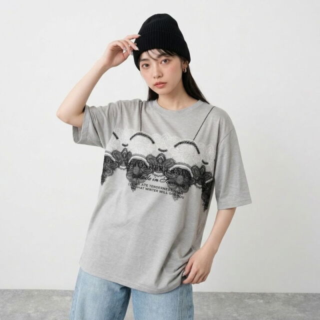 レースキャミレイヤード風ロゴTシャツ