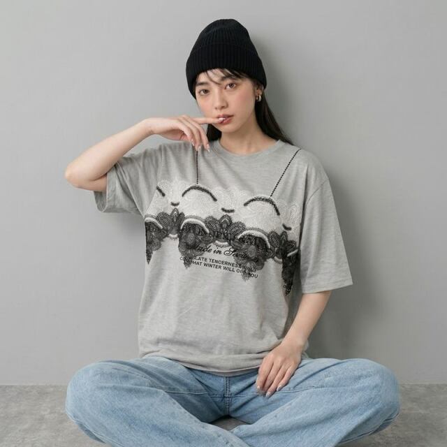 レースキャミレイヤード風ロゴTシャツ