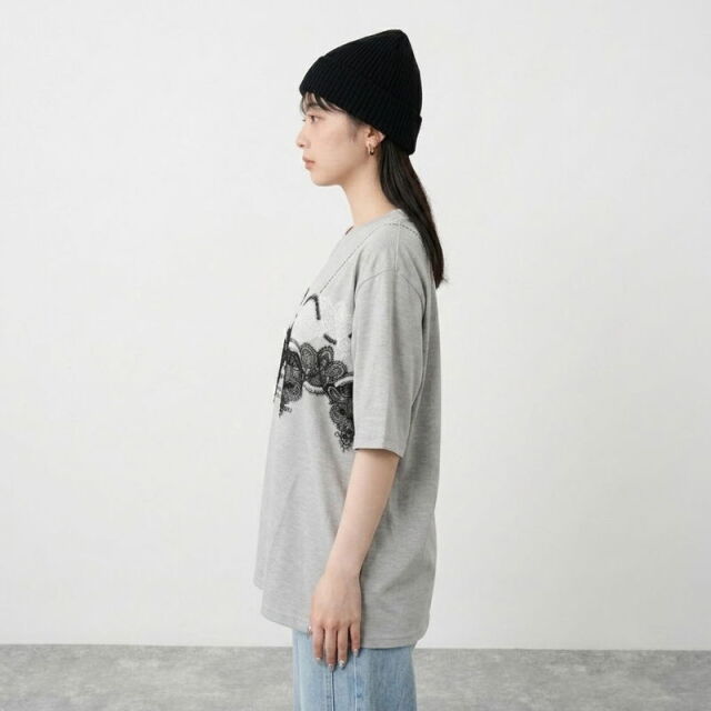 レースキャミレイヤード風ロゴTシャツ