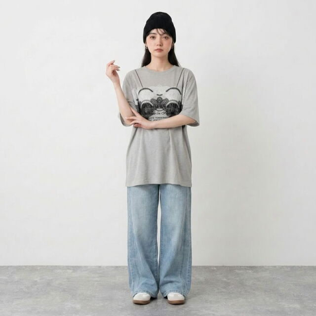 レースキャミレイヤード風ロゴTシャツ