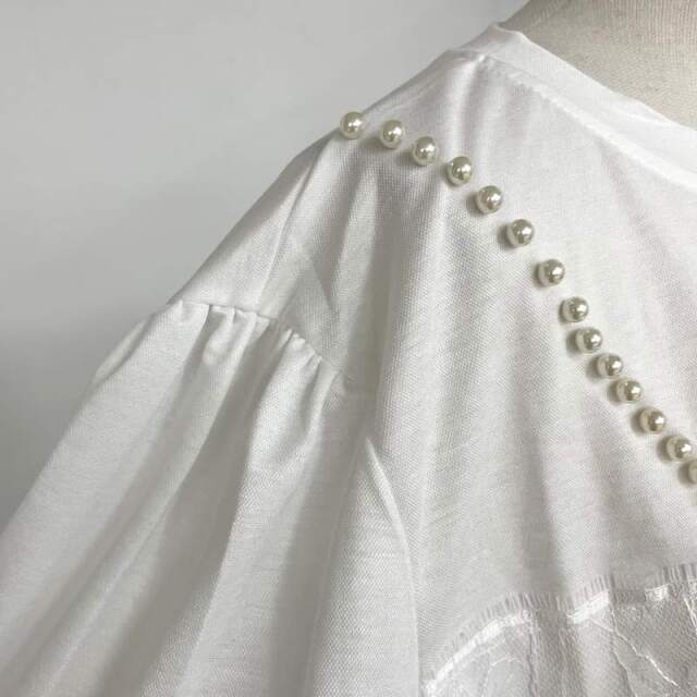 パールレースキャミレイヤード風ロゴTシャツ