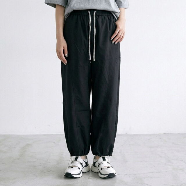 ナイロン風カーブパンツ