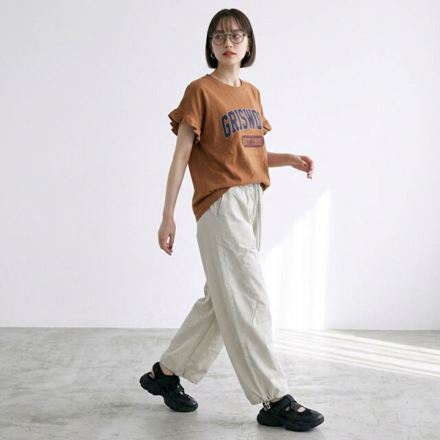 ナイロン風カーブパンツ