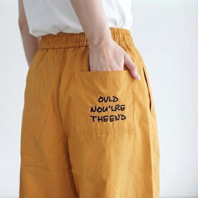 ナイロン風刺繍ロゴパンツ