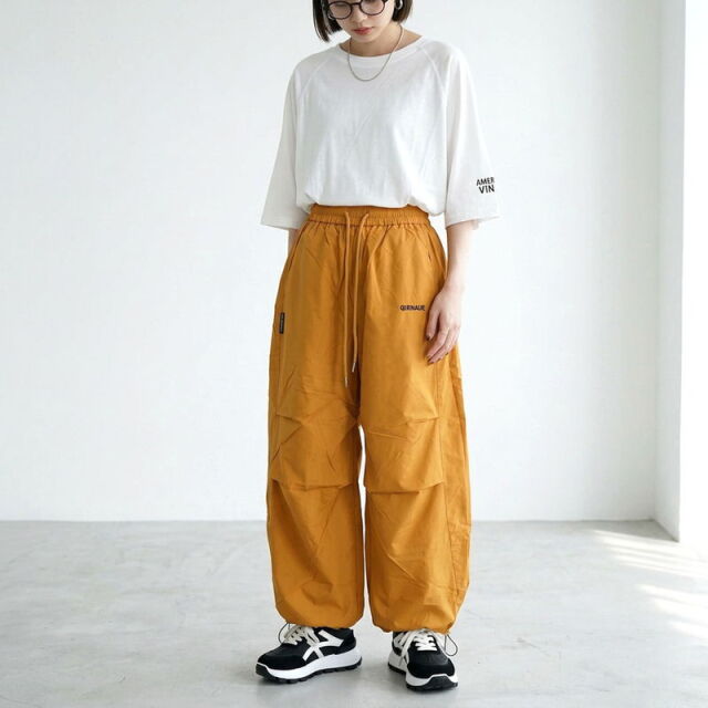ナイロン風刺繍ロゴパンツ