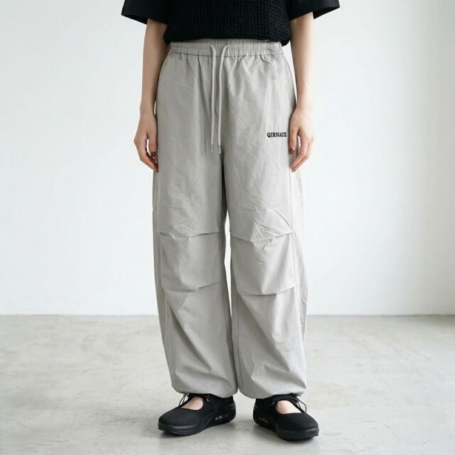 ナイロン風刺繍ロゴパンツ