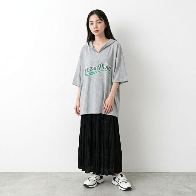 シャイニープリーツスカート