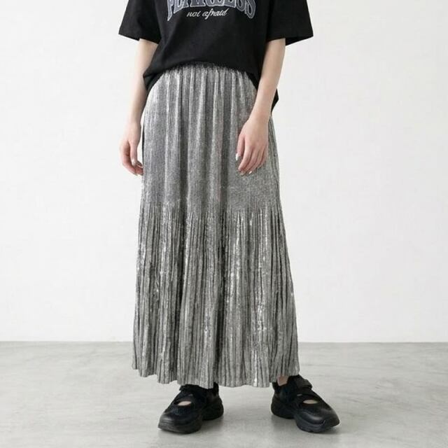 シャイニープリーツスカート
