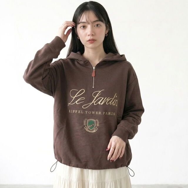 刺繍ロゴハーフジップパーカー