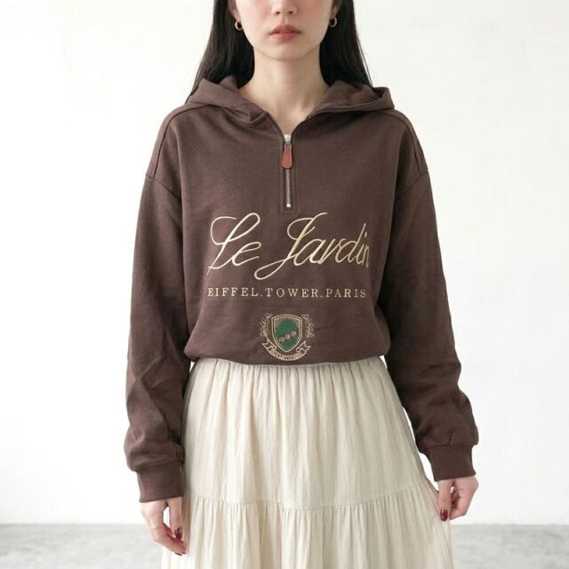 刺繍ロゴハーフジップパーカー
