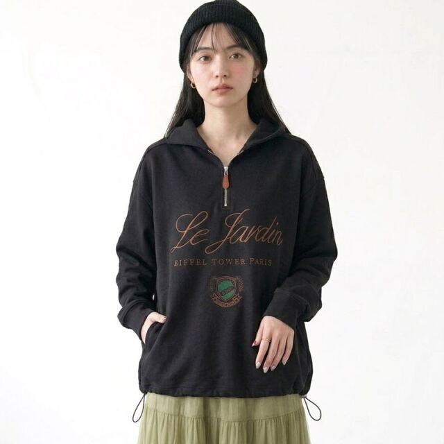刺繍ロゴハーフジップパーカー