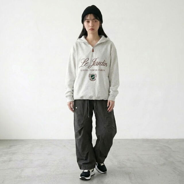 刺繍ロゴハーフジップパーカー