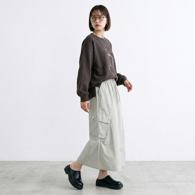 ナイロン風カーゴスカート