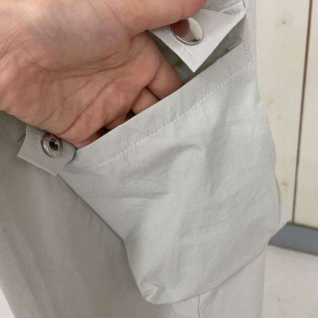 ナイロン風カーゴスカート