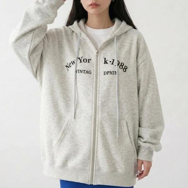 刺繍ロゴZIPパーカー