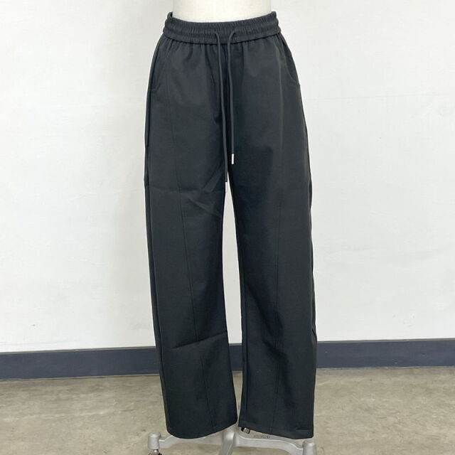 カーブパンツ