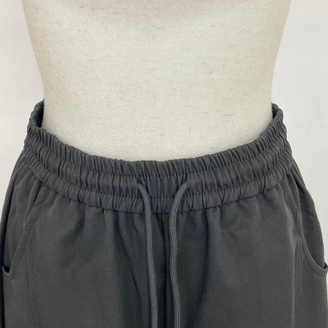 カーブパンツ