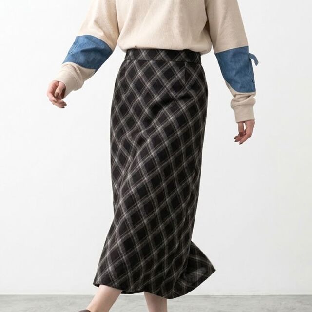 チェックIラインスカート