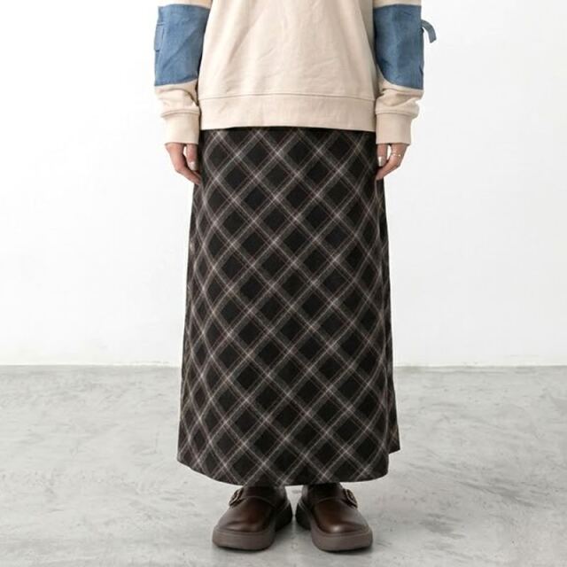 チェックIラインスカート