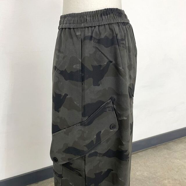 柄カーゴパンツ