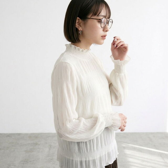 暖シフォンシャーリングブラウス