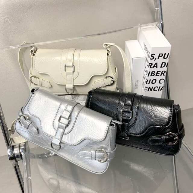 ベルトフラップショルダーバッグ