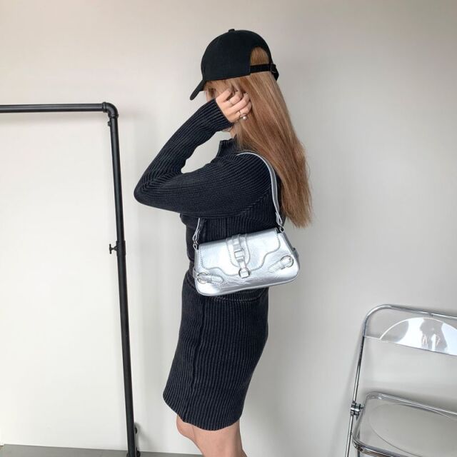 ベルトフラップショルダーバッグ