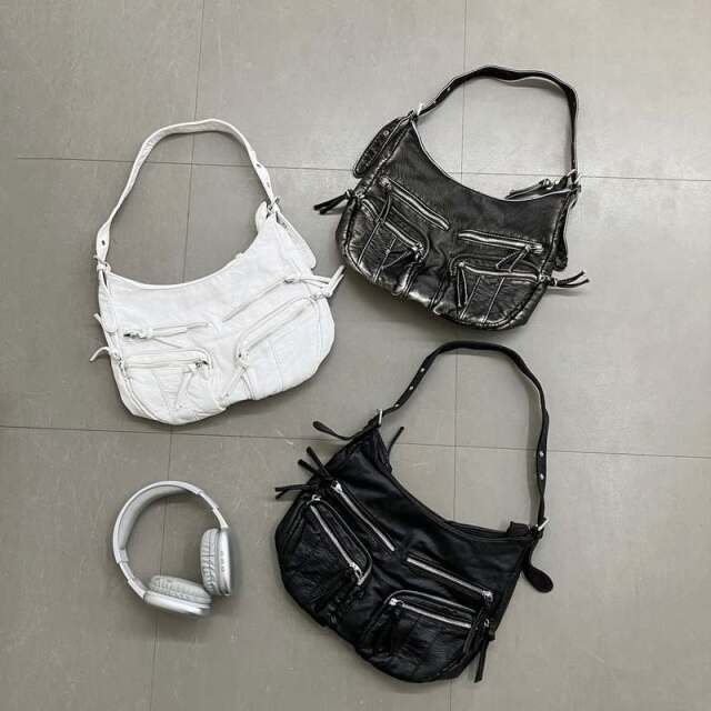 ハーフムーンポケショルダーバッグ