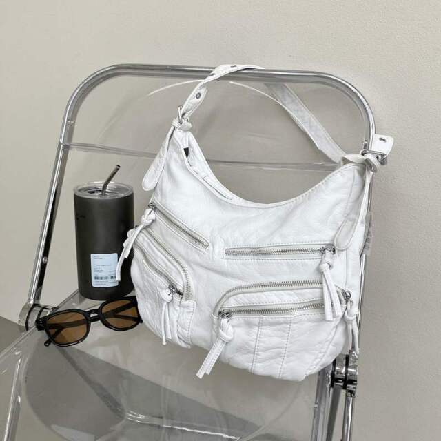 【美品】パープル ショルダーバッグ ハーフムーン形状 HALF MOON SHOULDER M ／ ハーフムーンショルダーM ショルダー